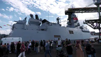 Rize Limanı'nda dev buluşma: Milli gurur TCG İstanbul'a Rizelilerden yoğun akın