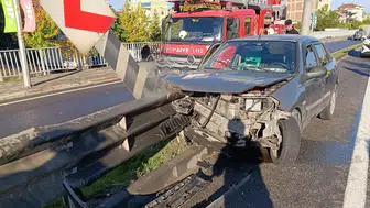 Bursa'da korkunç kaza: Bariyerler otomobilin içine ok gibi saplandı