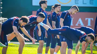 Bordo-Mavililerde Rize Mesaisi Başladı: Tesislerde Sürpriz Kutlama