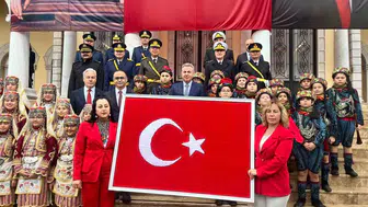 Konak Meydanı'nda ilmek ilmek işlenen milli gurur Vali Elban'a ulaştı