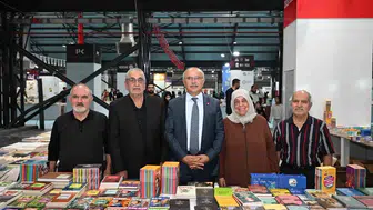 Malatya'da Kitap Rüzgarı: Otobüs Yolculuğunda Yazılan Romanlardan Dev Kütüphane Hedefine