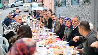 Piremir'de samimiyet rüzgarı: Başkan Yılmaz kahvaltı sofrasında vatandaşla buluştu