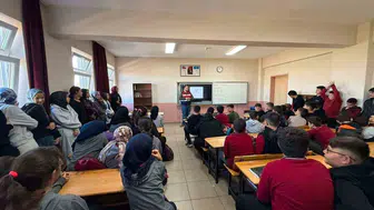 Dijital dünyada jandarma kalkanı: Yüzlerce kişiye siber güvenlik eğitimi
