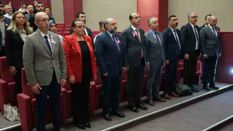 Meme kanseriyle mücadelede kritik buluşma: Uzmanlar erken tanının hayati önemini masaya yatırdı