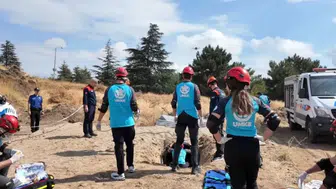 Elazığ'da gerçeği aratmayan afet provası: Ekipler saniyelerle yarıştı