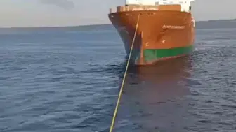 Çanakkale Boğazı'nda tehlikeli anlar: Hollanda bayraklı dev gemi rotasından çıktı