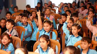 Sahneye Çıkan Atıklar Çocukları Büyüledi: Merkezefendi'de Sanat ve Çevre Buluşması