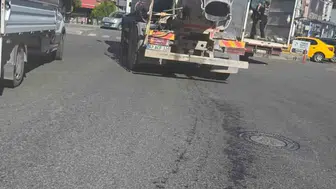 Ereğli sokaklarında sorumsuzluk: Beton mikseri yolları çamur deryasına çevirdi
