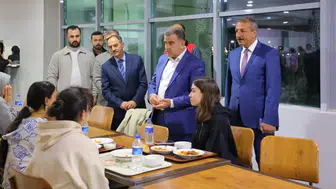 Bayburt'ta yurt denetimi: Vali Eldivan öğrencilerin sofrasına konuk oldu