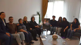 İzmir depreminin acısı dinmedi: Sayra ve Çınar'ın arkadaşları 6 yıldır o kapıyı hiç bırakmadı