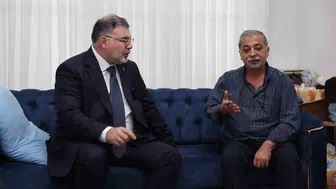 İzmir depreminin yıl dönümünde Bayraklı'da duygusal buluşma: Devletin şefkat eli evlere ulaştı