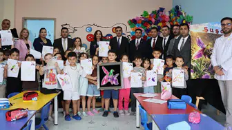 Minik ellerden Karabağ'ın simgesine dokunuş: Iğdır'da anlamlı buluşma