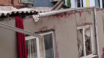 Beyoğlu'nda korkulan oldu: Dört gün önce uyarı veren bina yerle bir oldu