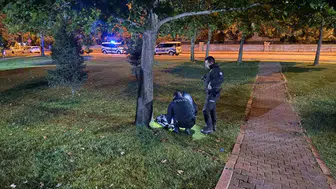 Parktaki bıçaklı kavgada şüpheliler izlerini kaybettirdi: Geride bıraktıkları eşyalar delil oldu