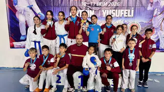 Yusufeli'nde karate rüzgarı: Trabzon ekibi zirveyi kimseye bırakmadı