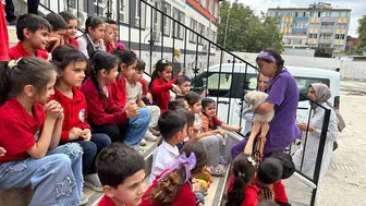 Minik öğrencilerin Patibulans heyecanı: Sokak hayvanları için özel ders