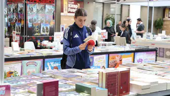 Kocaeli Kitap Fuarı'nda engelleri kaldıran dokunuş: İrem için sessizliğin sesi oldular