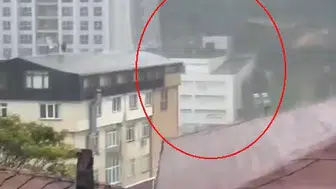 Sarıyer'de dağdan gelen felaket: Çatıdan akan sular dehşeti gözler önüne serdi