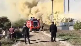 Geyve'de mobilya atölyesini saran alevler gökyüzünü sarıya boyadı