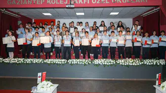 Gaziantep'in genç dünya vatandaşları uluslararası arenada dil yetkinliklerini kanıtladı