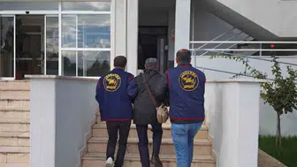 Bilecik sokaklarında JASAT operasyonu: Aranan şüpheli kıskıvrak yakalandı