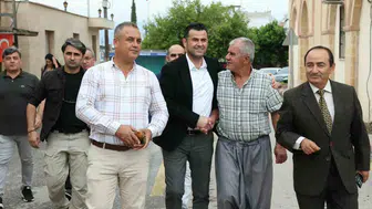 Akdeniz'in kırsalında çözüm mesaisi: Başkan Beşikci mahalle sakinleriyle buluştu
