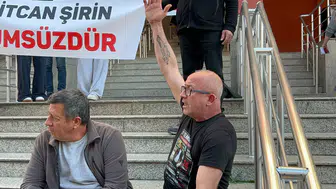Adliye merdivenlerinde evlat acısı: 21 yaşındaki Ümitcan davasında çıkan karara babadan isyan