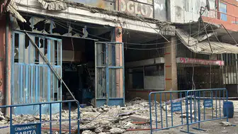 Sanayi sitesinde korku dolu anlar: Çalışma yaptıkları balkon ayaklarının altından kaydı