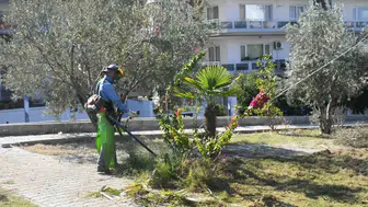 Kuşadası’nda yeşil seferberlik: Parklar ve oyun alanları baştan aşağı yenileniyor