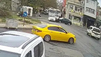 Çorlu'da korku dolu anlar: Güvenlik kamerasına yansıyan kazada minik çocuk yaralandı