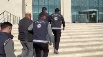 Yolcu otobüsünde şoke eden manzara: Arka bölmeye gizlenmişler