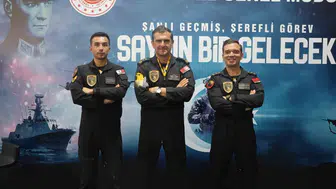 Gökyüzünde Türk gücünün imzası: SOLOTÜRK pilotları Şanlıurfa semalarında gençlere ilham oldu