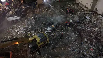 Maltepe'deki yıkımın acı bilançosu: Enkaz altındaki araç havadan görüntülendi
