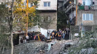Zonguldak'ta korku dolu anlar: Sağanak sonrası çöken binanın enkazında yaşam mücadelesi