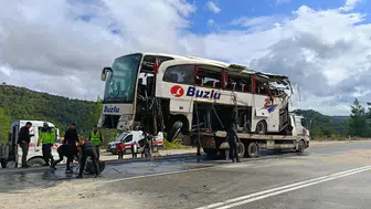 Isparta-Antalya hattında acı bilanço: Yolcu otobüsü devrildi