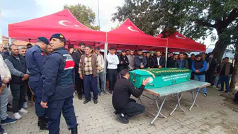 Soma'daki acı veda: Genç madenci İvrindi'de toprağa verildi