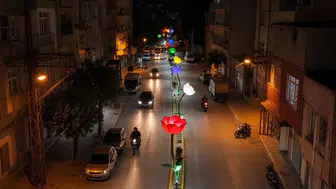 Kilis'in çehresi değişiyor: Dereboyu Caddesi'nde geceyi gündüze çeviren dokunuş