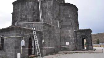 Kars'ın asırlık tanığı Kümbet Camisi'nde restorasyon süreci başladı