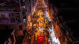 Turgutlu sokakları kırmızı beyaza boyandı: Cumhuriyet coşkusu meydanlara taştı