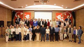 Efeler'de 55 yaş üstü için yeni dönem: İkinci Bahar Üniversitesi'ne rekor talep