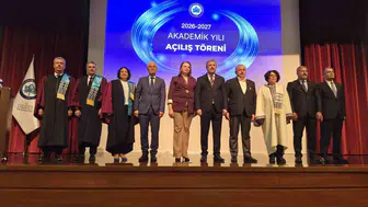 Üniversite kürsüsünden gençlere hayat dersi: Algoritmanın vitrinine değil, kendi pusulanıza bakın