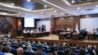 Konyaaltı'nda İstifa Depremi: Meclis Salonunda Sözlü Düello
