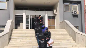 Otobüs yolculuğunda zehir sevkiyatı: 5 kişi suçüstü yakalandı
