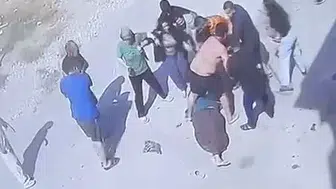 Sokak ortasında dehşet anları: Çocuk gürültüsü kavgası kanlı bitti