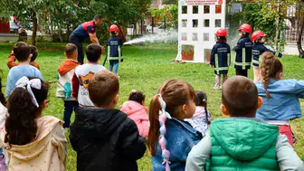 Miniklerin itfaiye heyecanı: Gerçek bir yangın simülasyonuyla öğrendiler