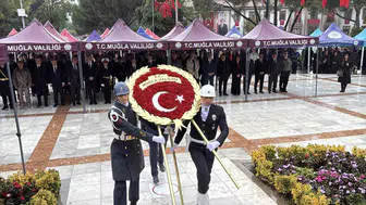 Muğla'da Cumhuriyet coşkusu yağmura teslim olmadı: Atatürk Anıtı'nda resmi tören