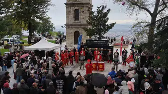 Bursa'nın fethinde 700 yıllık yankı: Mehter marşları ve rock müziği aynı sahnede buluştu