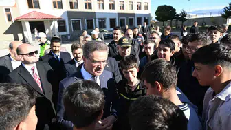 Erzurum'da eğitim mesaisine çıkan Vali Baruş'tan teknik liseye yakın markaj