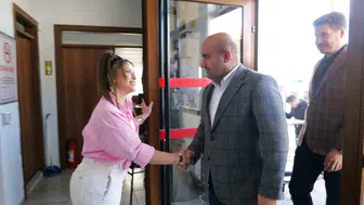 Eskişehir'de saha mesaisi: Muhtarlarla yakın temas