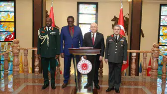 Ankara'da kritik savunma diplomasisi: Gambiyalı mevkidaş için özel karşılama